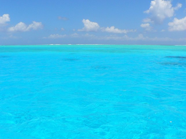 81- L'incroyable couleur du lagon de Bora-Bora 